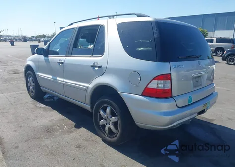 2003 Mercedes-Benz Ml 500 z USA, uszkodzony, nr VIN 4JGAB75E83A427206